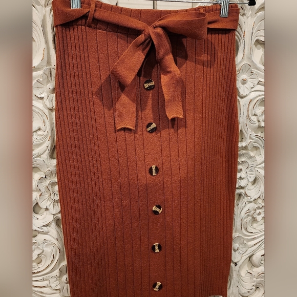 Brown sweater pencil skirt - Picture 7 of 16